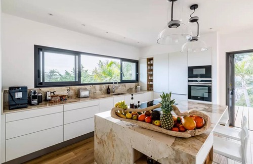 Carqueiranne Villa | Nouveau "côté Mer" Villa D'exception, vue Mer, Piscine, à 4mn de la Plage