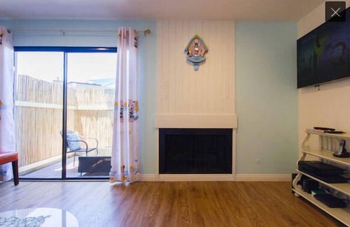 Hermosa Village House | Nov 27-Dec1/GVH4/Directly Access2Disney+Stylish+Wifi+Pools+Netflix+Parking+