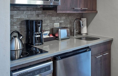 Breckenridge Resort | November 2-7, Breckenridge Grand Colorado Resort on Peak 8 - Suite, Sleeps 4