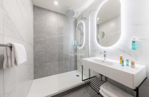 Le Kremlin-Bicetre Hotel | Novotel Paris 13 Porte d'Italie