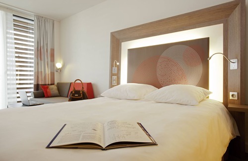 Porte d'Asnieres Hotel | Novotel Paris 17
