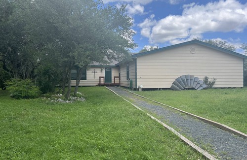 Uvalde House | Nueces River, Texas Hill country,Private Riverfront Property on the Nueces River