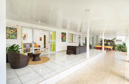 Faaa House | Nunaatini Lodge