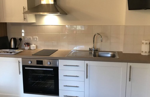 Measham Cottage | Nuneaton - Cottage - Sleeps 2 - Parking - Garden