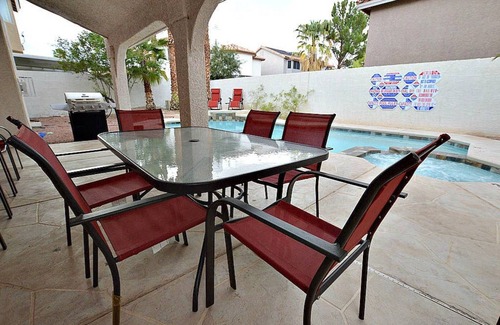 Fort Apache House | NV8876 · Private Pool | Spa | Pool Table | Poker table | Putting Green | Wifi