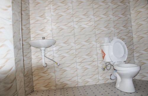 Kabale Hotel | Nyamunyonyi Lake Resort