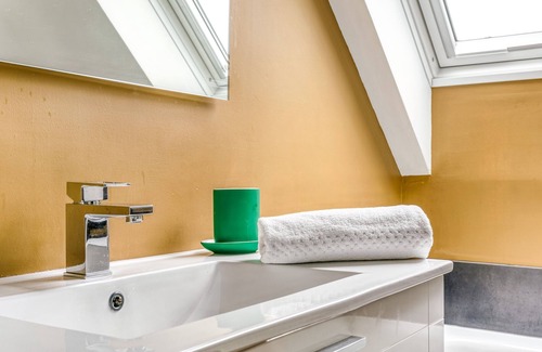 Hauts-Paves - Saint-Felix Apartment | Nymphéa – Élégant duplex avec balcon, à deux pas du centre de Nantes