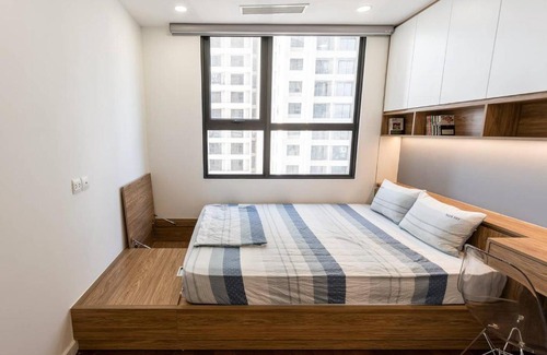 Trung Hoa Nhan Chinh Apartment | NYNA House-2 Bedrooms -Sky View - VinHome D'Capitale