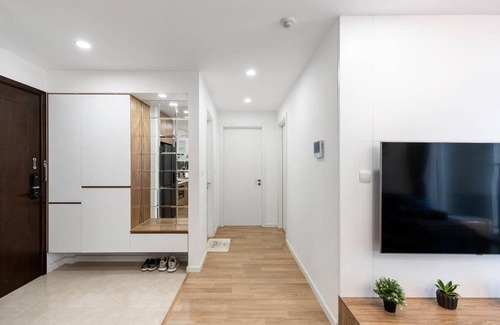 Trung Hoa Nhan Chinh Apartment | NYNA House-2 Bedrooms -Sky View - VinHome D'Capitale