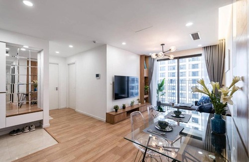 Trung Hoa Nhan Chinh Apartment | NYNA House-2 Bedrooms -Sky View - VinHome D'Capitale