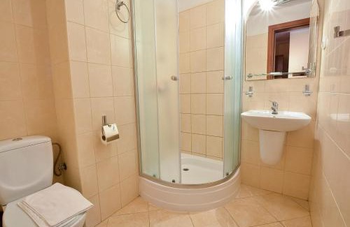 Pszczew Resort | Ośrodek Wypoczynkowy KARINA