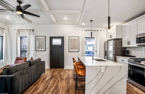 East Downtown Houston House | O4 -A · The O'Four, Cozy Luxury Retreat - Unit A