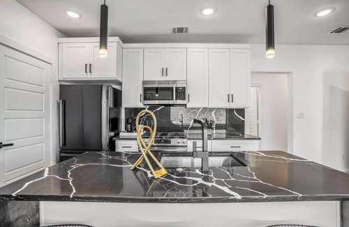 East Downtown Houston House | O4 -B · The O'Four, Eado Retreat - Unit B