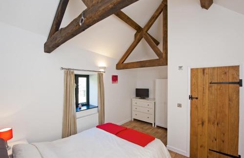 Wootton Bridge House | Oak Barn - Fernhill Farm
