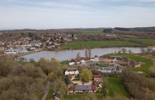 Wootton Bridge House | Oak Barn - Fernhill Farm