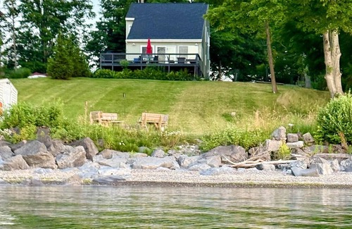 Sodus Cottage | Oak Cottage - Lakefront cottage located in Sodus, NY, with full amenities.