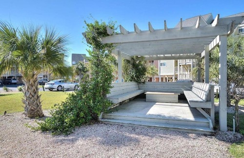 Caswell Beach House | Oak Island Beach Villa 805 - The Laughing Seagull