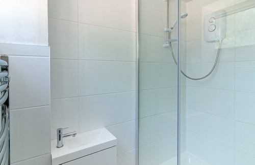 Stevenage House | Oak Room - Hillcrest Lodge