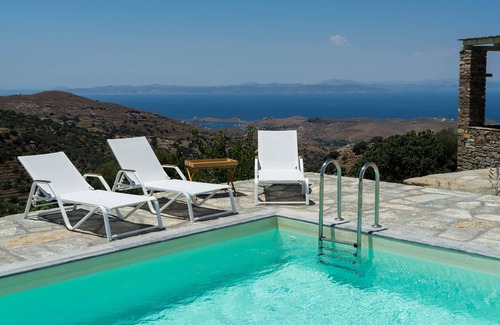 Kea Villa | Oaklands Villa-Traditional Villa with swimming Pool and Unique Lanscape