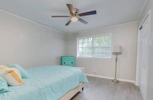 Washington Square Apartment | Oakleigh Square Townhome Unit #5