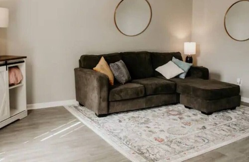 Washington Square Apartment | Oakleigh Square Townhome #4