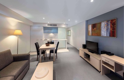 Adelaide Central Business District Apartment | Oaks Adelaide Horizons Suites