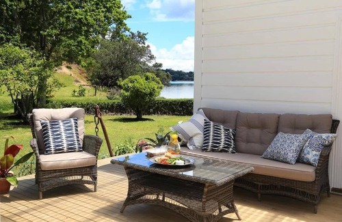 Omiha House | Oakura Bay Villa | Stay Waiheke