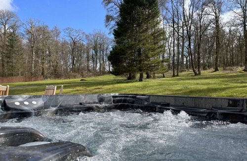 Drymen Cottage | Oakwoods House - a house that sleeps 10 guests in 4 bedrooms