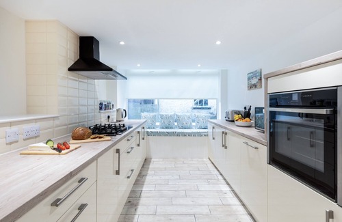 Falmouth Apartment | Oasis Apartment