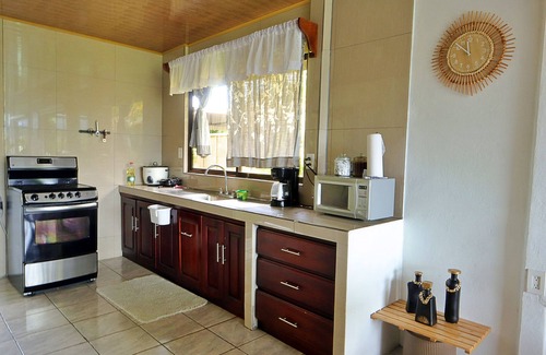 El Fosforo Apartment | Oasis House with Soaking tub - Volcano & Lake views