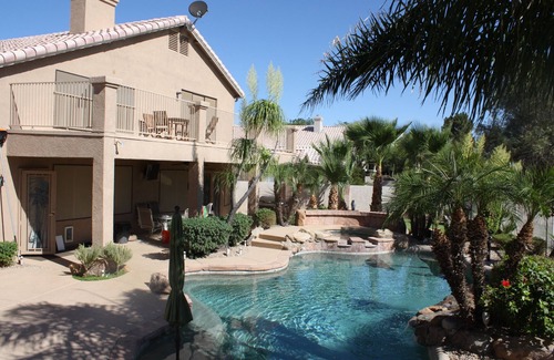 Superstition Springs House | Oasis in the desert! Pool, hot tub, putting chipping green, outdoor bar.