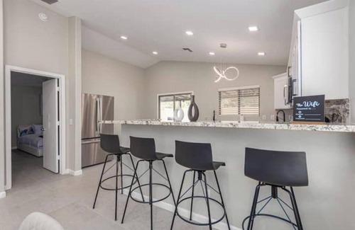 Casa Grande House | Oasis in the Desert King/Great Location/Pool/Wifi