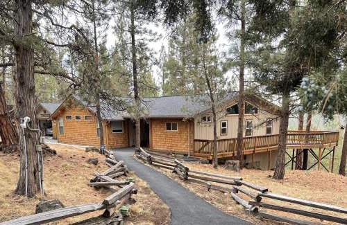 Sisters House | Oasis In The Pines - Private Pool
