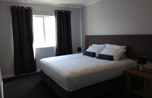 Golden Beach Apartment | Oasis Private 2 Bed Apartment