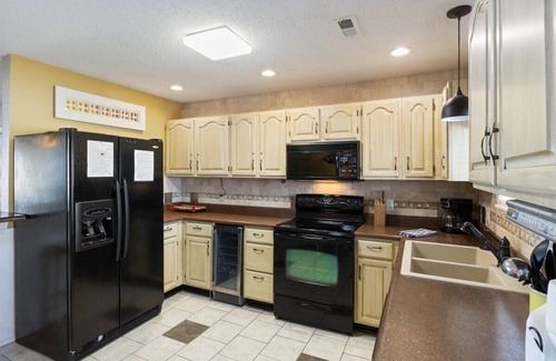 Osage Beach Apartment | 🌴Oasis Retreat – Lakefront Escape at Osage Beach