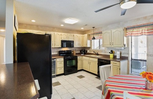 Osage Beach Apartment | 🌴Oasis Retreat – Lakefront Escape at Osage Beach