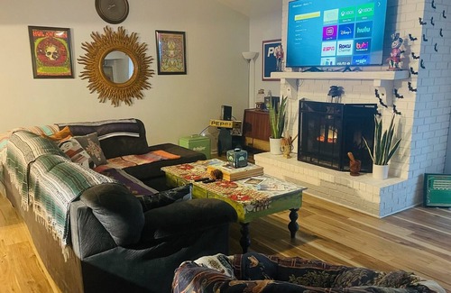 Whitemarsh Island House | Oatland Island getaway w/ heated pool