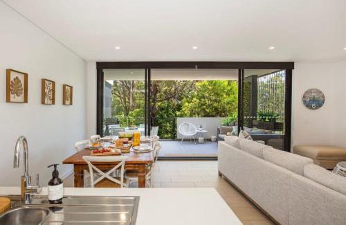Huskisson Apartment | Obsidian Blue Huskisson