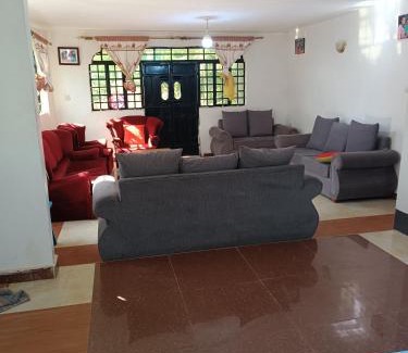 Kenya House | Oburu Ogechi Babu Residence