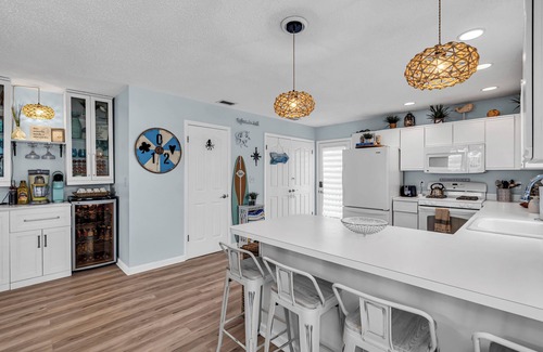 Bradley Beach House | Ocean Ave! Watch Sunrise with Outdoor Shower and Linens