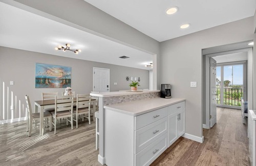 Ormond Beach Condo | Ocean Breeze Condo | Ocean Views | Steps To Beach | Pool | Flagler/Ormond Beach