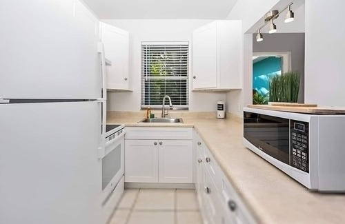 South Lake House | Ocean Breeze Home in Hollywood