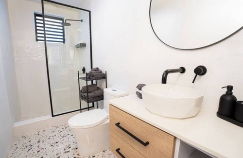 Cerro Gordo Hotel | Ocean Breeze Oasis: 1BR Getaway Near the Shore