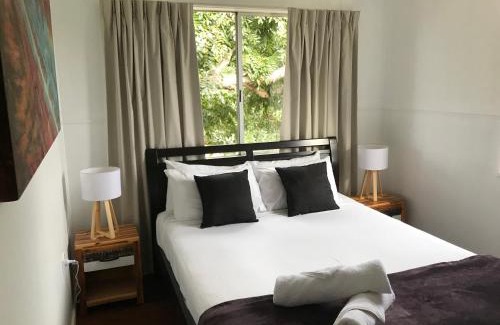 Queens Beach Apartment | Ocean Breeze Units