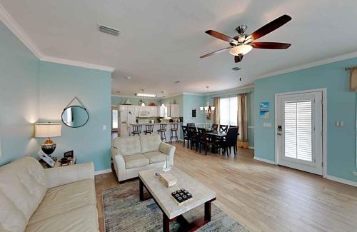 Crystal Beach House | Ocean Breeze