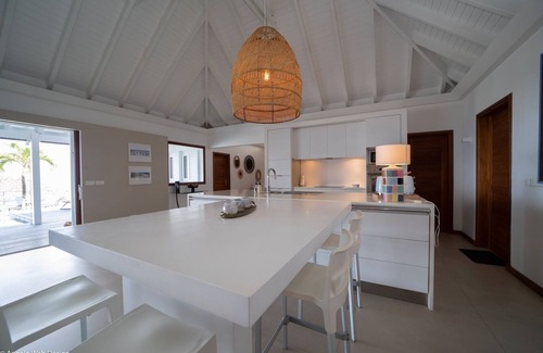 Terre Neuve Villa | Ocean Five (1/5 Rooms)