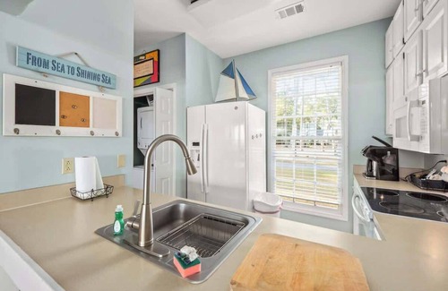 Melrose on the Beach House | Ocean-Front 2Bdr Cottage, Pet-Friendly