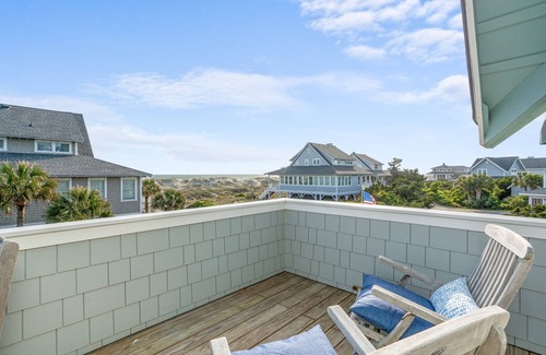 Flora's Bluff House | Ocean Front Cottage 2023 Total Renovation Pet Friendly 5 Star Home BHI Club