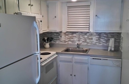 South Rehoboth Condo | OCEAN FRONT CONDO. ENJOY YOUR MORNING COFFEE SITTING ON YOUR PRIVATE BALCONY WATCHING THE SUNRISE.