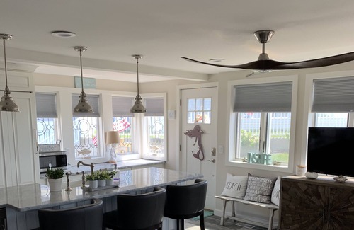 Misquamicut Cottage | Ocean Front Cottage With Private Beach On Watch Hill End of Westerly